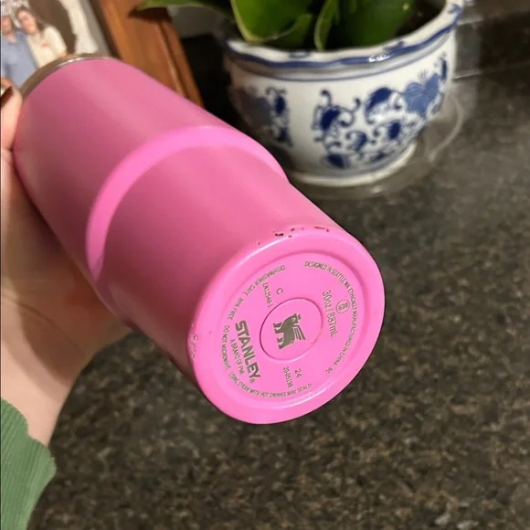 Stanley Vibrant Pink Travel Tumbler - Picture 3 of 4
